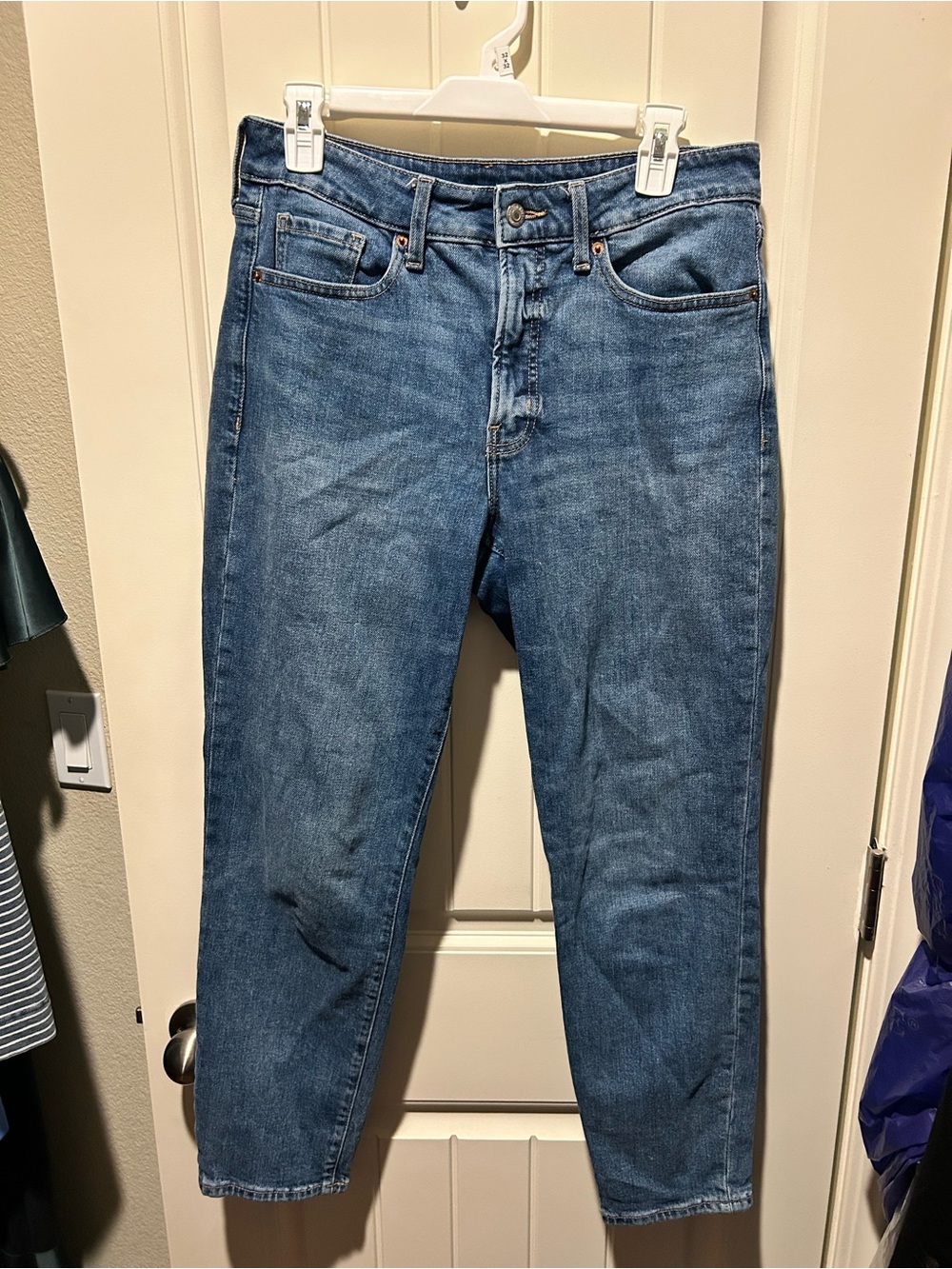 Old Navy Women’s Slim Straight Blue Jeans